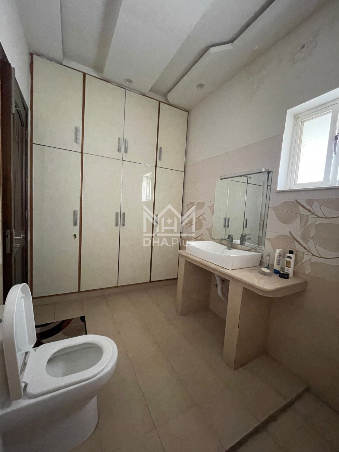 1 Kanal Upper Portion for rent in Sector D, DHA Phase 6, Lahore - (ID-29974)