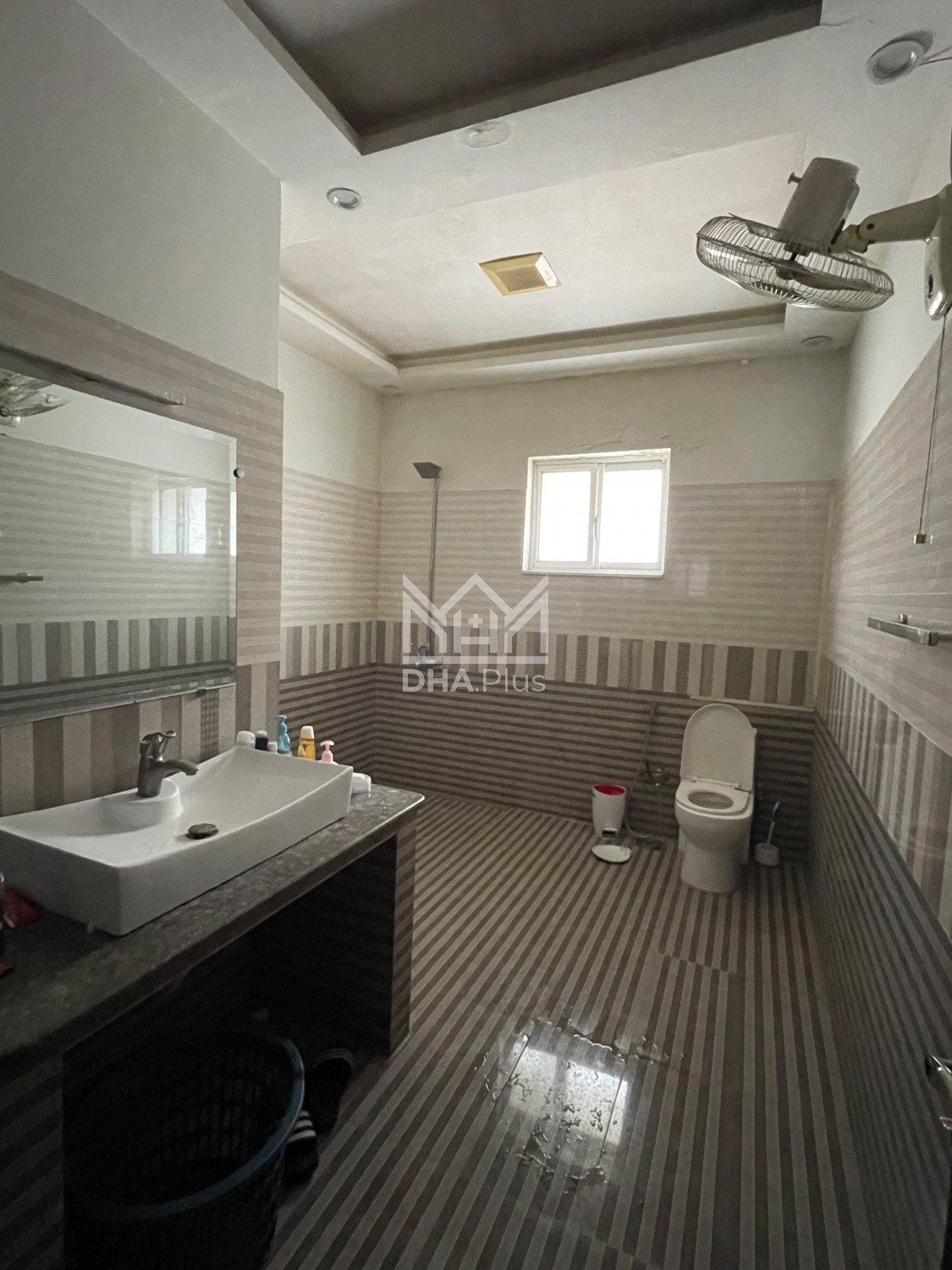 1 Kanal Upper Portion for rent in Sector D, DHA Phase 6, Lahore - (ID-29974)