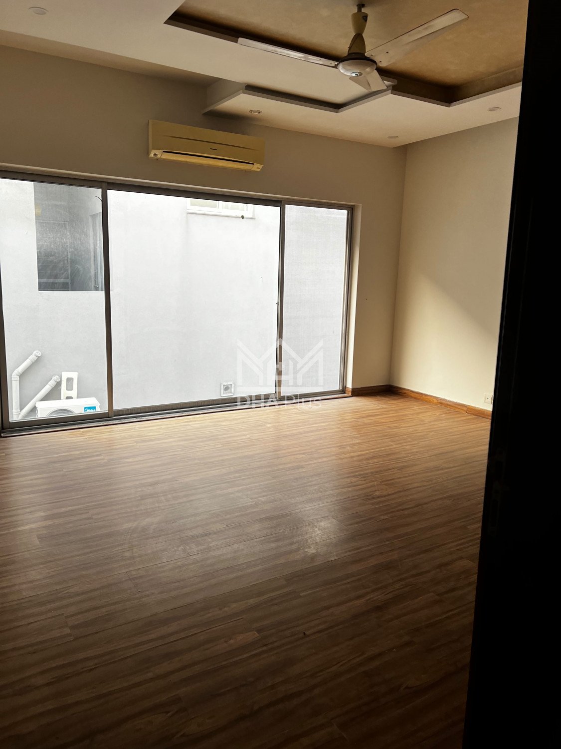 1 Kanal House for rent in Sector C, DHA Phase 5, Lahore - (ID-30405)
