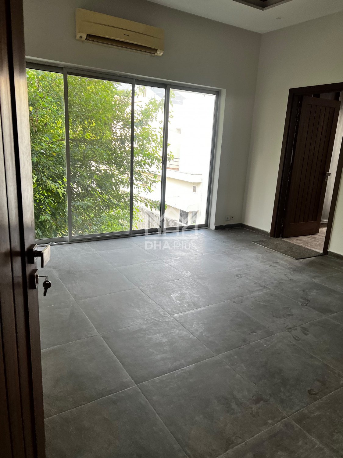 1 Kanal House for rent in Sector C, DHA Phase 5, Lahore - (ID-30405)