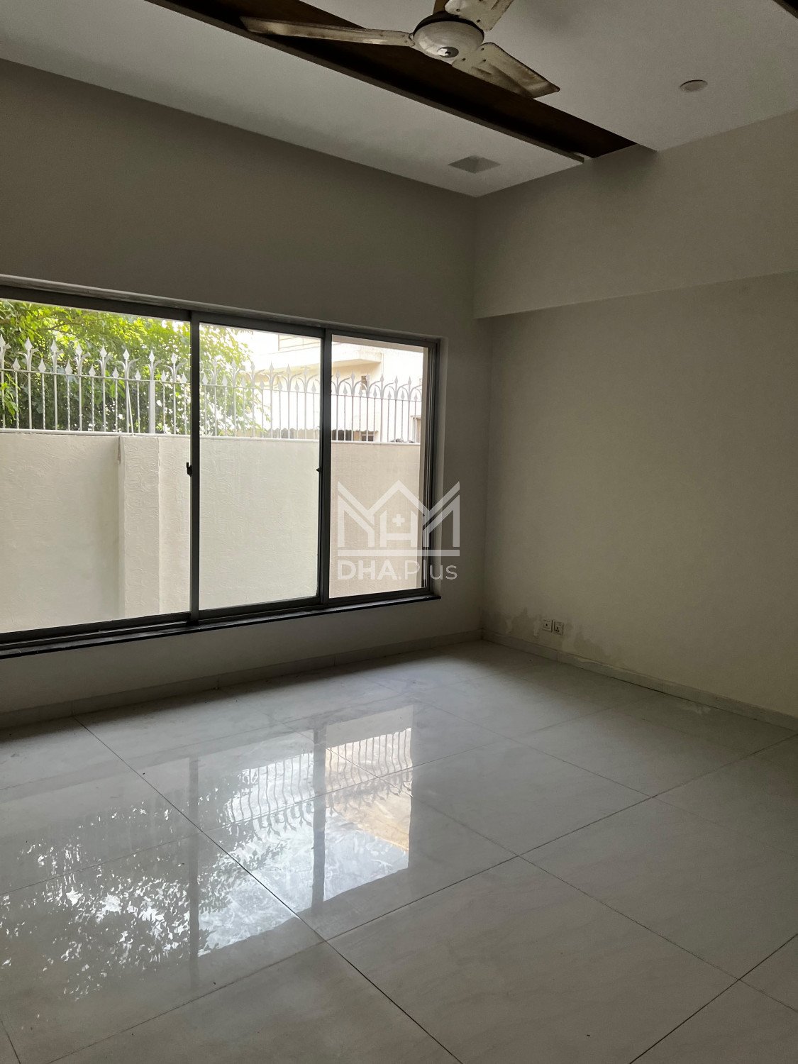 1 Kanal House for rent in Sector C, DHA Phase 5, Lahore - (ID-30405)