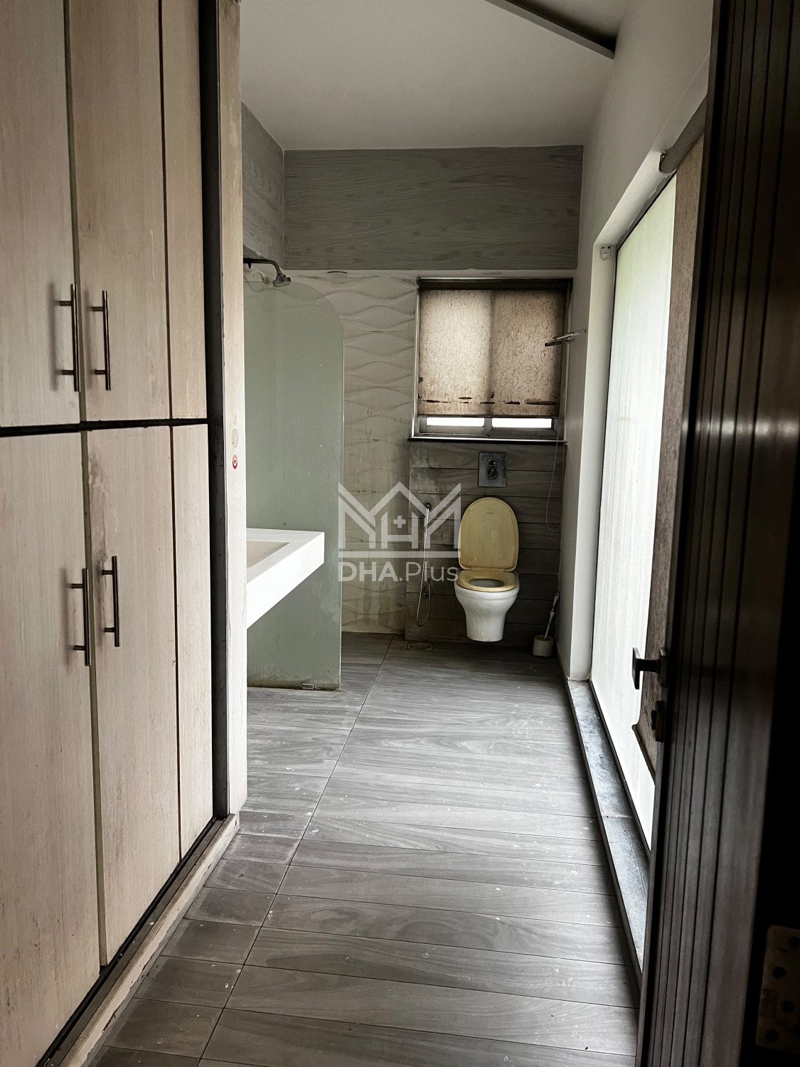 1 Kanal House for rent in Sector C, DHA Phase 5, Lahore - (ID-30405)