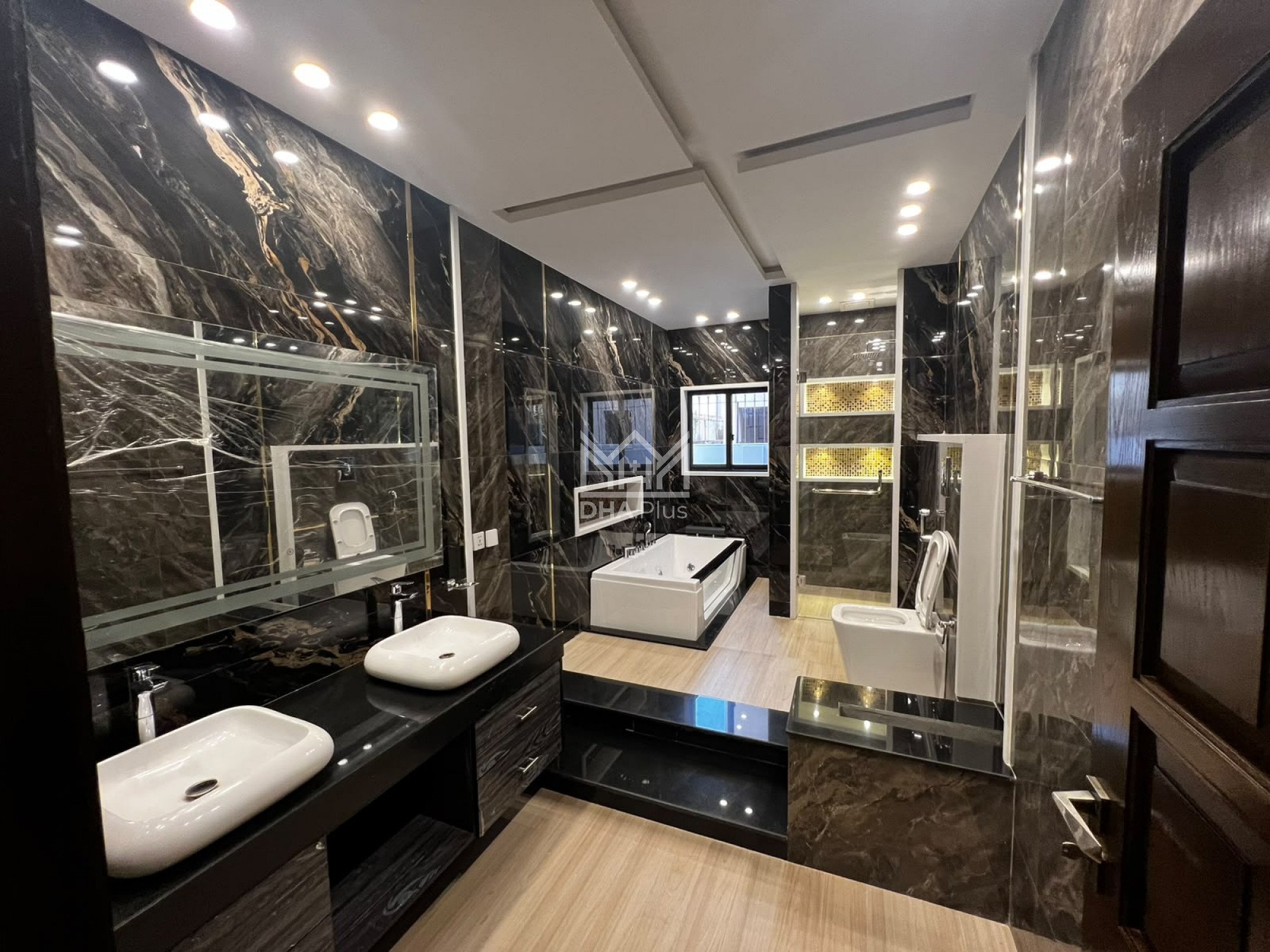 1 Kanal House for rent in Sector D, DHA Phase 5, Lahore - (ID-30406)