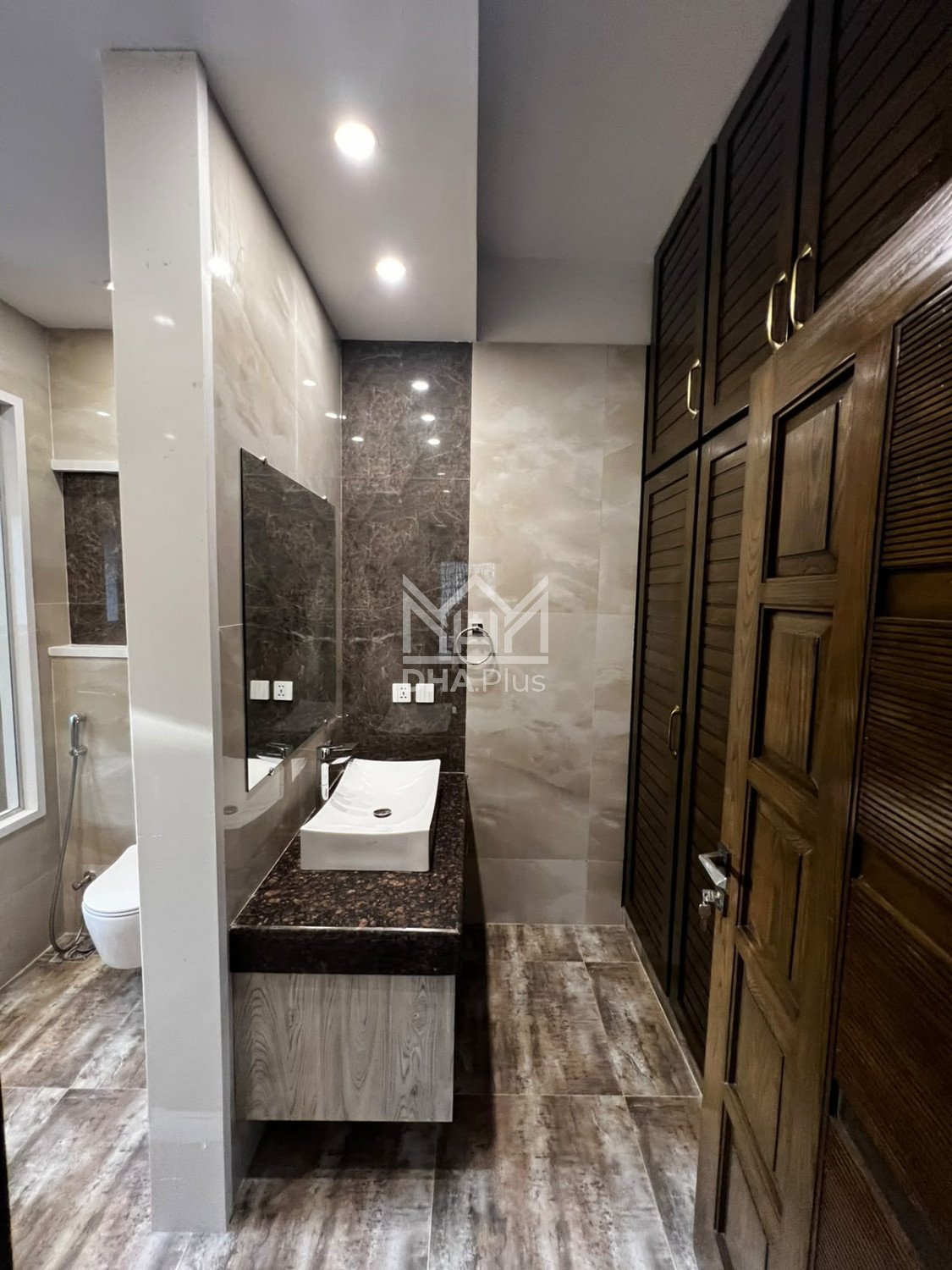 1 Kanal House for rent in Sector D, DHA Phase 5, Lahore - (ID-30406)